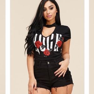 Chic Graphic Print Crop Top